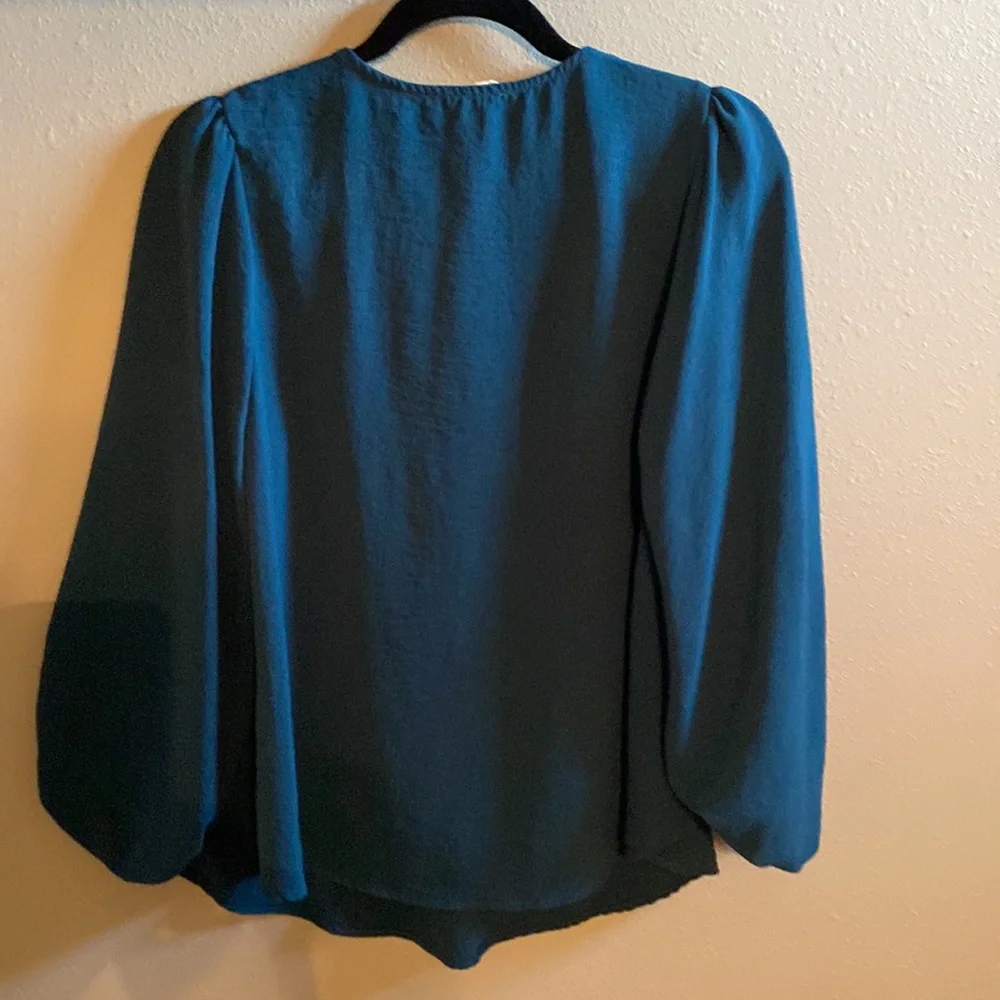 Turquoise top - Picture 2 of 3